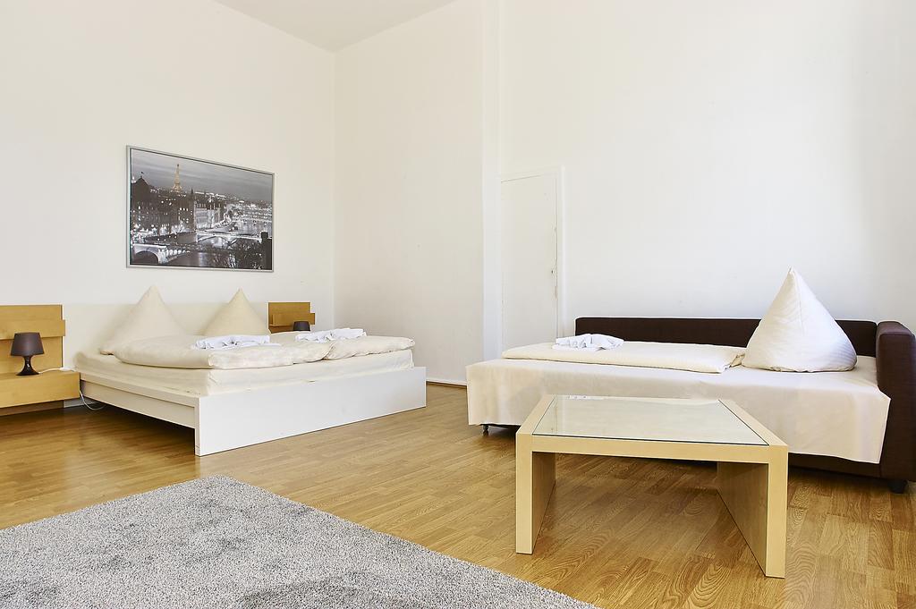 Bearlincity - Center West * Berlino
